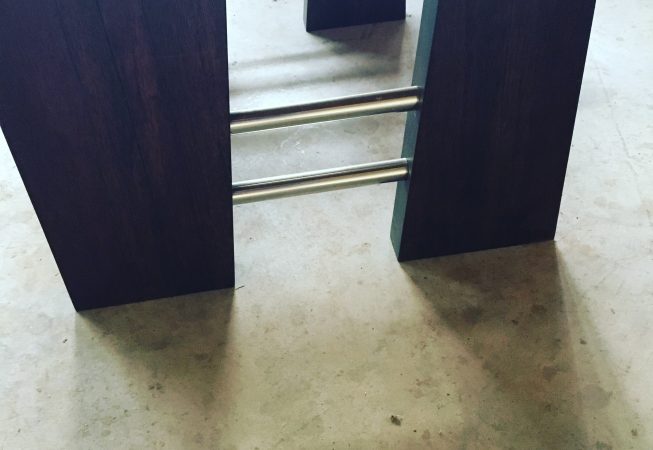 Pie de nogal con Acero